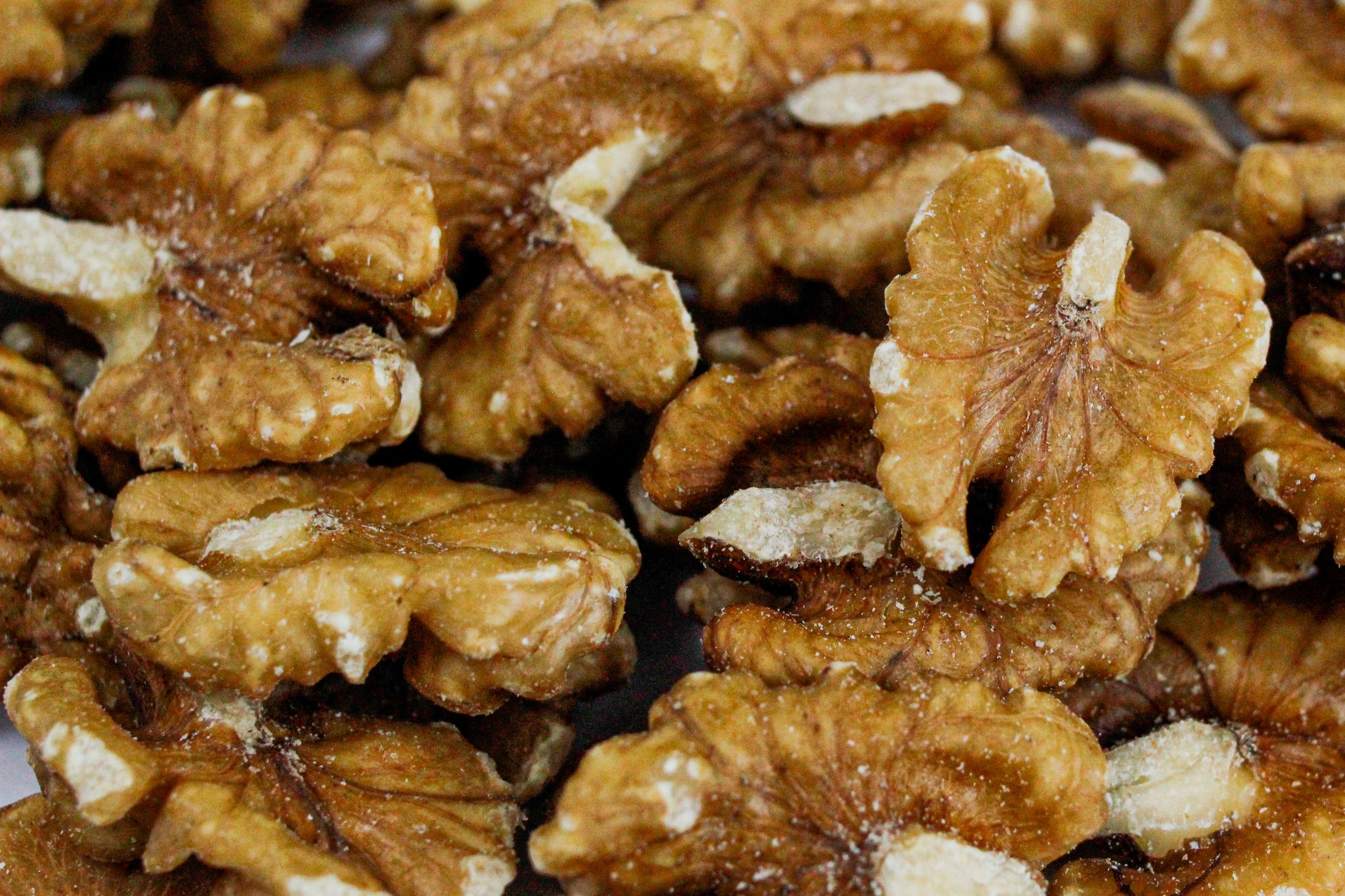 NOZES MARIPOSA INTEIRAS 1KG