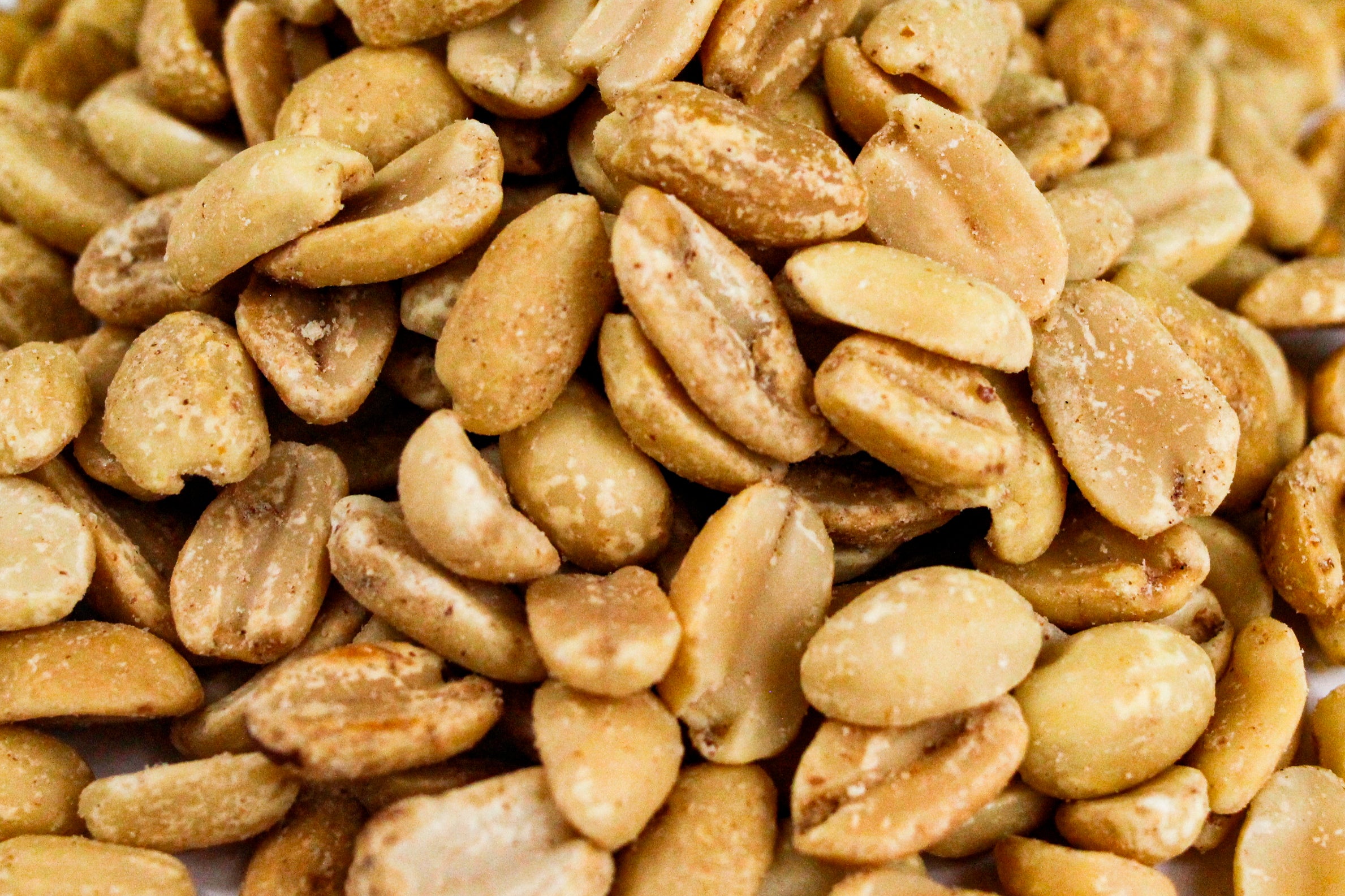 AMENDOIM TORRADO SEM PELE E SALGADO 1KG
